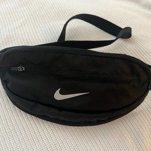 NIKE BLACK SLIM FANNY PACK WAIST BAG RUNNING EXERCISE